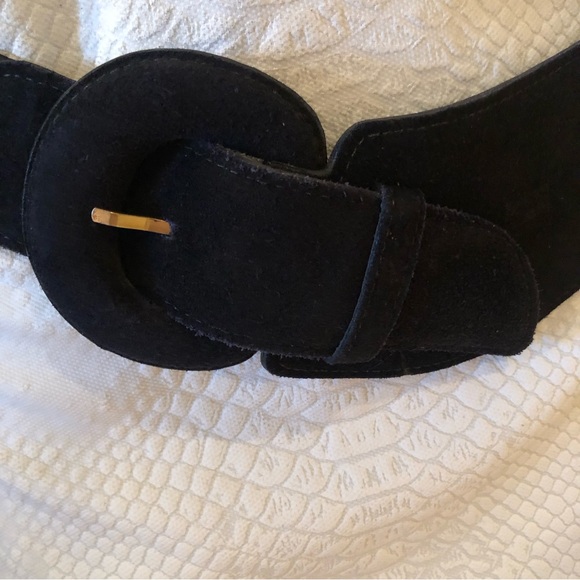 Vintage Circa 80s Leather and Elastic Belt - Picture 3 of 11